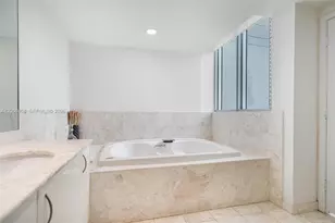 1331 Brickell Bay Dr, Miami, FL 33131 - Photo 17