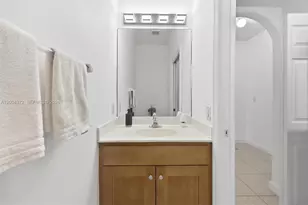 10012 NW 7th St, Miami, FL 33172 - Photo 15