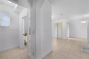 10012 NW 7th St, Miami, FL 33172 - Photo 15