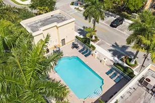10012 NW 7th St, Miami, FL 33172 - Photo 45