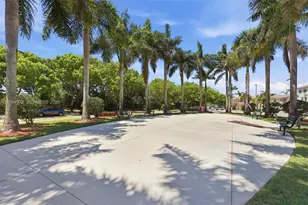 10012 NW 7th St, Miami, FL 33172 - Photo 51
