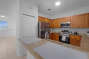 10012 NW 7th St, Miami, FL 33172 - Photo 27