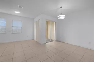 10012 NW 7th St, Miami, FL 33172 - Photo 15