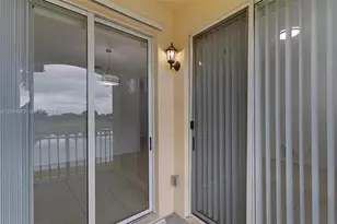10012 NW 7th St, Miami, FL 33172 - Photo 19