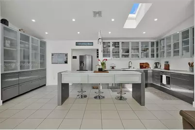 15540 SW 152nd Ter, Miami, FL 33187 - Photo 5