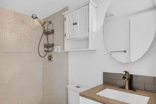 341 City View Dr, Fort Lauderdale, FL 33311 - Photo 21