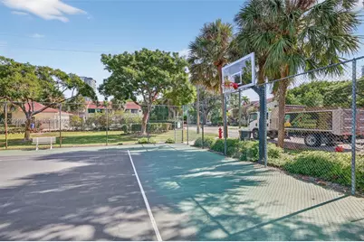 341 City View Dr, Fort Lauderdale, FL 33311 - Photo 59