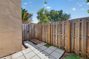 341 City View Dr, Fort Lauderdale, FL 33311 - Photo 25