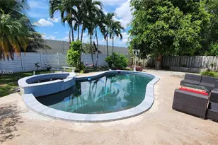 19922 NW 88th Ave, Hialeah, FL 33018 - Photo 27
