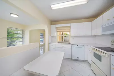 9411 SW 185th Ter, Cutler Bay, FL 33157 - Photo 7