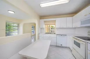 9411 SW 185th Terrace, Cutler Bay, FL 33157 - Photo 7