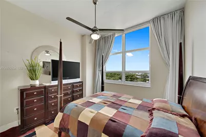 2001 Biscayne Blvd #2520, Miami, FL 33137 - Photo 17