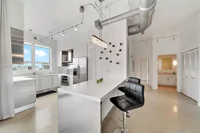 2001 Biscayne Blvd #2520, Miami, FL 33137 - Photo 9