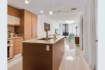 5875 Collins Ave #604, Miami Beach, FL 33140 - Photo 3