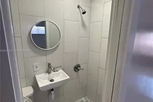 8974 NW 112th St, Hialeah Gardens, FL 33018 - Photo 7