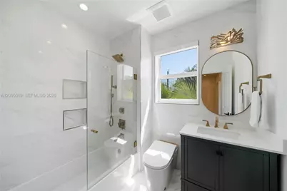 130 NE 45th St, Miami, FL 33137 - Photo 21