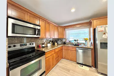 8114 SW 81st Ter, Miami, FL 33143 - Photo 9