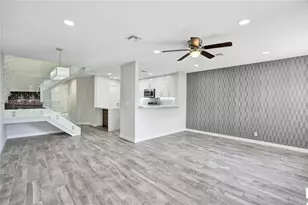 2062 E Discovery Cir E, Deerfield Beach, FL 33442 - Photo 9