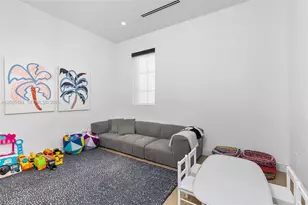 895 NE 76th St, Miami, FL 33138 - Photo 15
