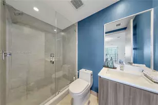 488 NE 18th St, Miami, FL 33132 - Photo 17