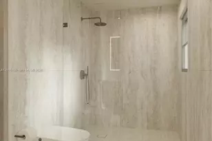 250 Collins Ave, Miami Beach, FL 33139 - Photo 13