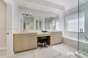 1366 W Harbor Vw W, Hollywood, FL 33019 - Photo 13