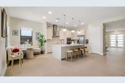16051 NW 87th Ct, Miami Lakes, FL 33018 - Photo 5
