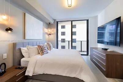 55 SW 9th St #3010, Miami, FL 33130 - Photo 13