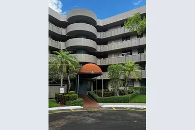 1101 Colony Point Cir #318, Pembroke Pines, FL 33026 - Photo 1