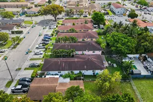 11002 SW 3rd St, Sweetwater, FL 33174 - Photo 11