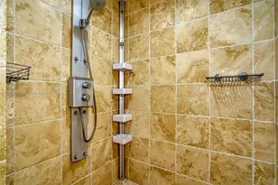 18201 Collins Ave, Sunny Isles Beach, FL 33160 - Photo 21