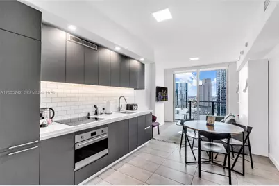 227 NE 2nd St #2503, Miami, FL 33132 - Photo 1
