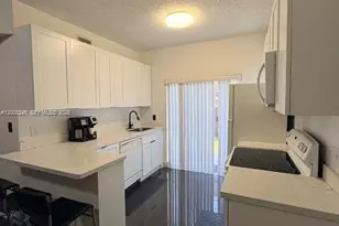 8019 Lake Dr, Doral, FL 33166 - Photo 9