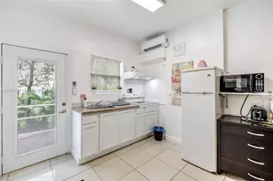 12085 W Dixie Hwy, Biscayne Park, FL 33161 - Photo 13