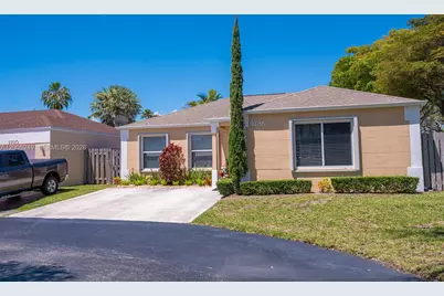 9786 SW 222nd Ter, Cutler Bay, FL 33190 - Photo 3