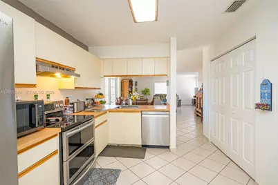 9786 SW 222nd Ter, Cutler Bay, FL 33190 - Photo 23