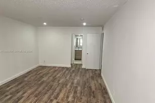 17901 NW 68th Ave, Hialeah, FL 33015 - Photo 9