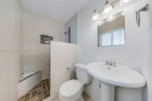 1320 NE 27th Ave, Pompano Beach, FL 33062 - Photo 7