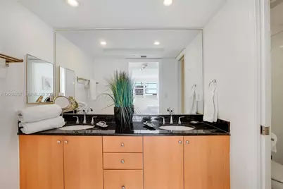 6917 Collins Ave #820, Miami Beach, FL 33141 - Photo 15