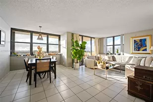 2555 Collins Ave, Miami Beach, FL 33140 - Photo 5
