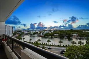 2555 Collins Ave, Miami Beach, FL 33140 - Photo 23