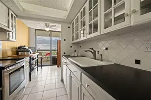 2555 Collins Ave, Miami Beach, FL 33140 - Photo 7