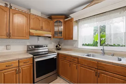 1066 Highlands Dr, Naples, FL 34103 - Photo 15