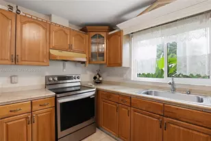 1066 Highlands Dr, Naples, FL 34103 - Photo 15