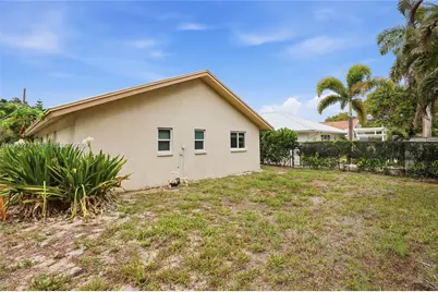 1066 Highlands Dr, Naples, FL 34103 - Photo 31