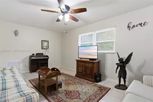 1066 Highlands Dr, Naples, FL 34103 - Photo 7