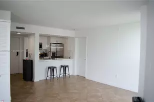 6995 NW 186th St, Hialeah, FL 33015 - Photo 13