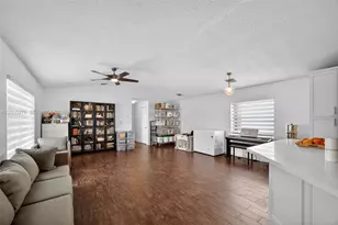 685 SW 198th Terrace, Pembroke Pines, FL 33029 - Photo 13