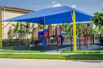 19278 NE 6th Ave, Miami, FL 33179 - Photo 35