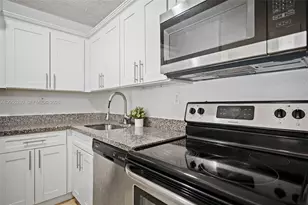 7195 NW 179th St, Hialeah, FL 33015 - Photo 5
